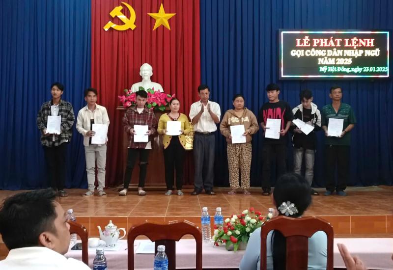 Thanh niên Mỹ Hội Đông sẵn sàng lên đường nhập ngũ